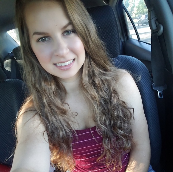 Meet your Posher, Kristina - Picture 1 of 2